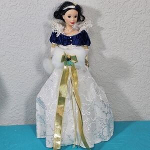 Vintage 1998 Disney's Snow White Holiday Princess Doll